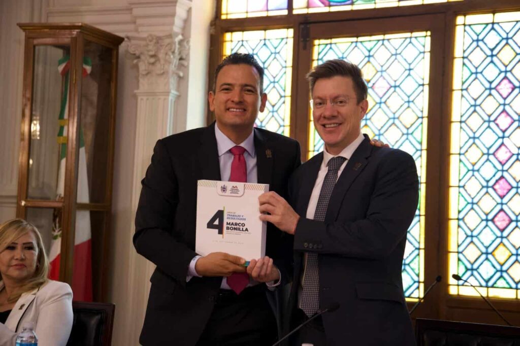 Marco Bonilla  entrega en sesión de cabildo su 4° Informe de trabajo y resultados