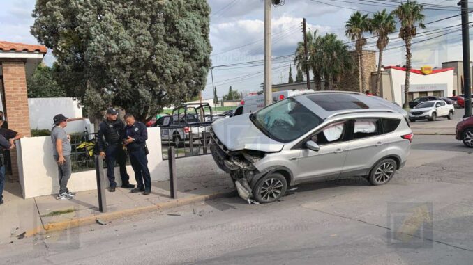 fuerte-choque-en-ortiz-mena-deja-a-mujer-adulta-mayor-lesionada.jpeg Fuerte choque en Ortiz Mena deja a mujer adulta mayor lesionada