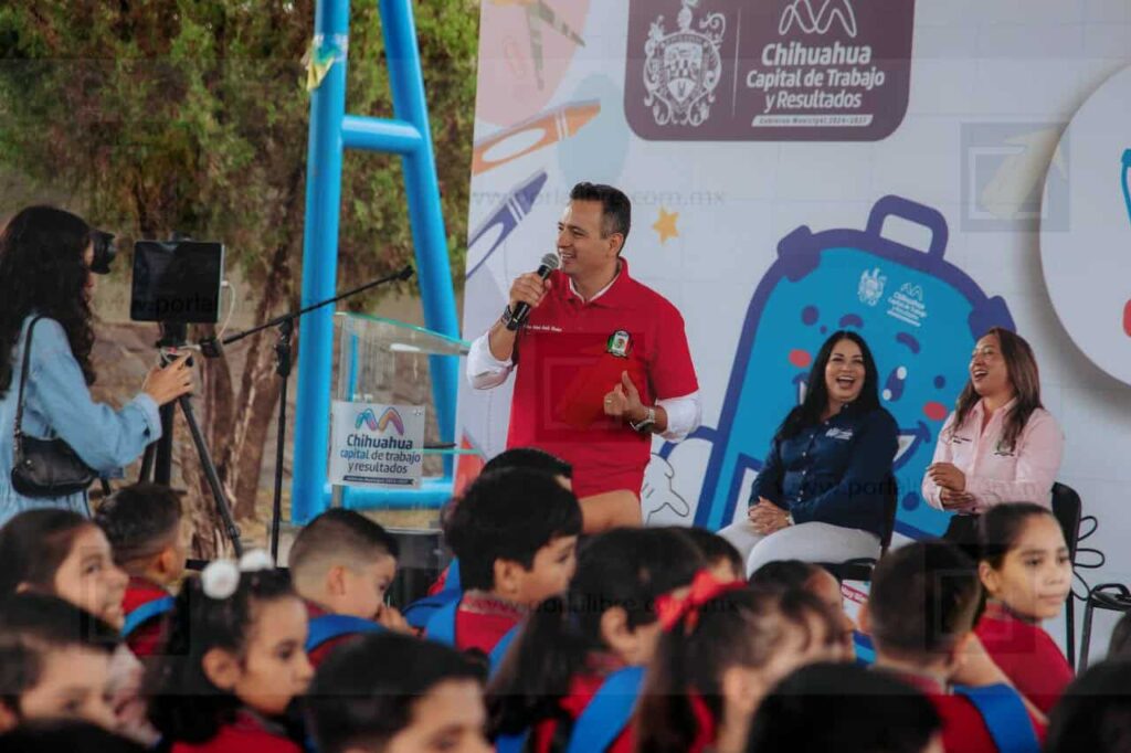 Inicia Alcalde Bonilla entrega de mochilas con útiles escolares del programa “Mi Bolsa Escolar»