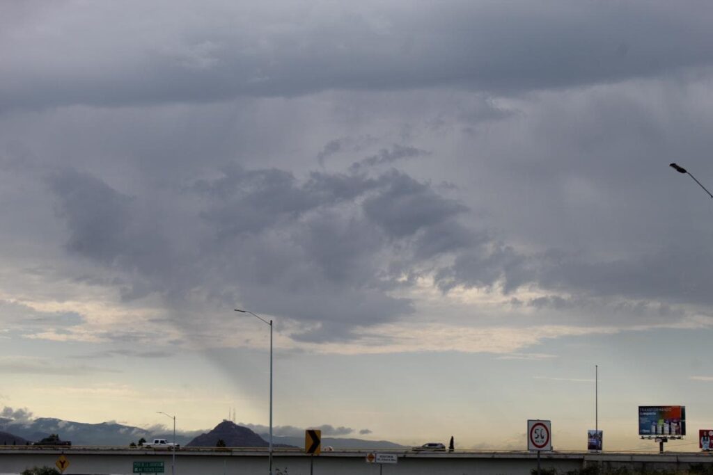 Emiten alerta ante ingreso de primer frente frío y lluvias intensas para este inicio de semana