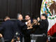 Morena señala como “cobarde” agresión de opositores en el Senado
