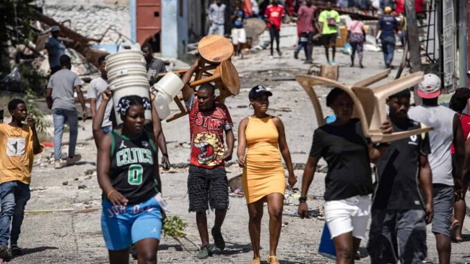 cientos-de-desplazados-en-haiti-intentan-regresar-a-sus-hogares-tras-retirarse-las-bandas.jpg Cientos de desplazados en Haití intentan regresar a sus hogares tras retirarse las bandas