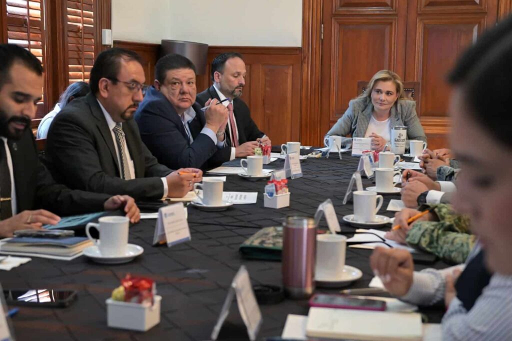 Maru Campos encabeza sesión de la Mesa Estatal de Construcción de Paz