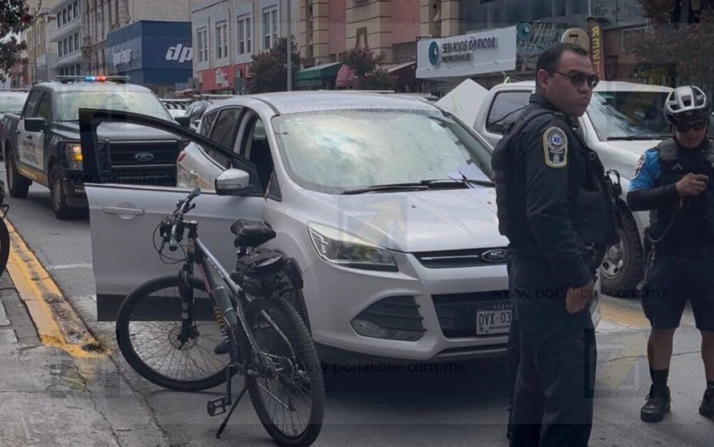 Policía ßeta resulta lesionada tras ser embestida en calles del Centro