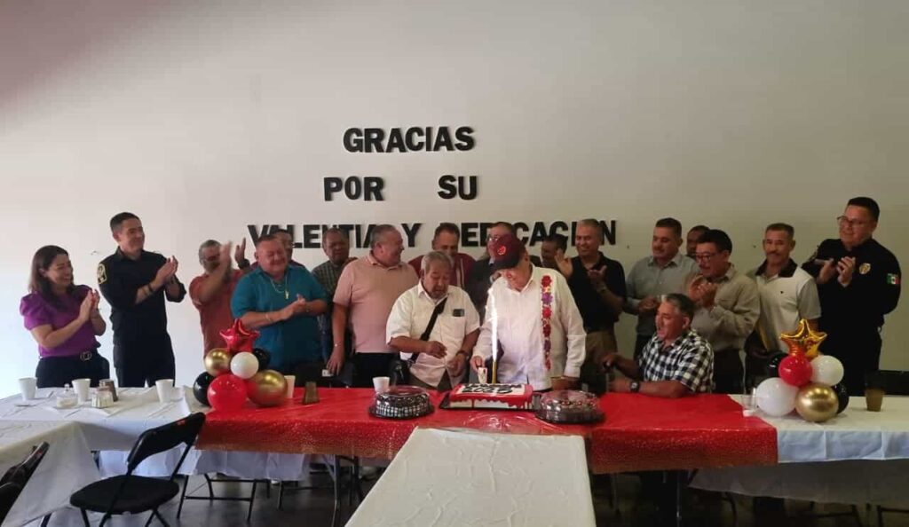 Reconocen a bomberos veteranos en el marco del Día del Bombero