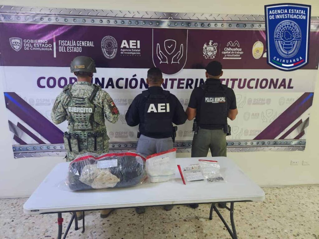 En cateo en la colonia Junta de los Ríos asegura FGE una sustancia similar a la cocaína, una sustancia desconocida y marihuana