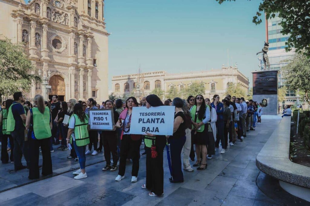 Participan más de 2 mil personas en simulacro de evacuación en edificios municipales