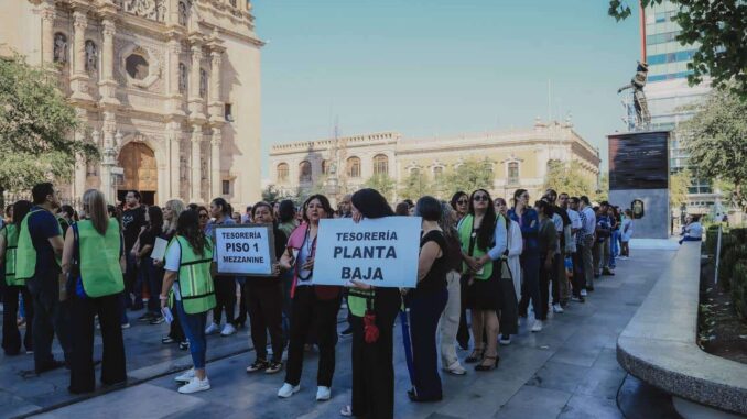 participan-mas-de-2-mil-personas-en-simulacro-de-evacuacion-en-edificios-municipales.jpeg Participan más de 2 mil personas en simulacro de evacuación en edificios municipales