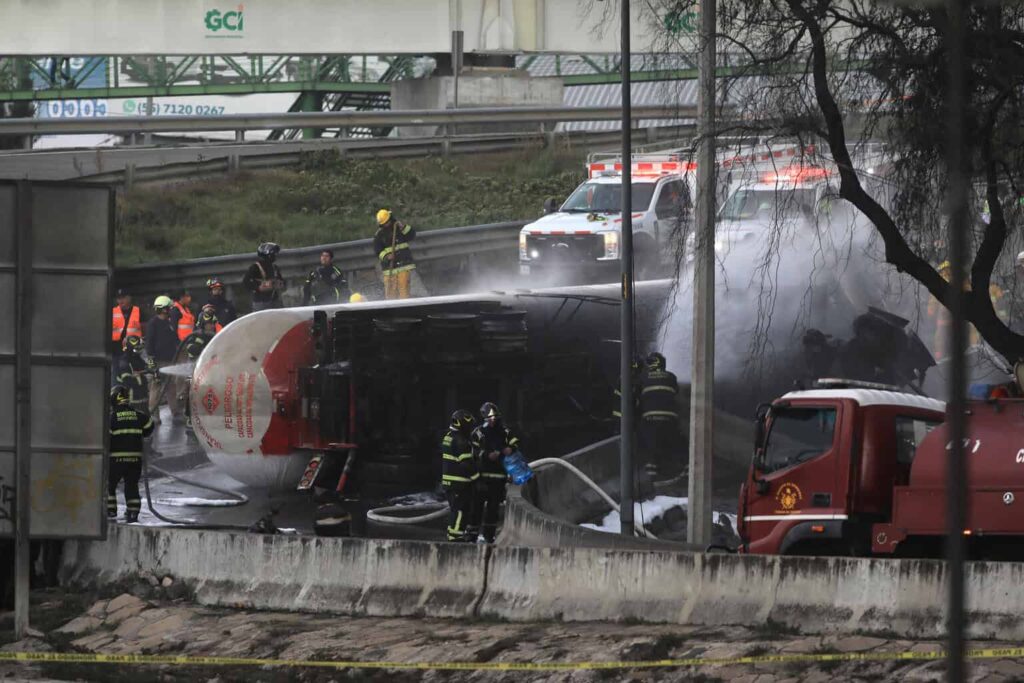 Suman 15 muertos por explosión en Iztapalapa