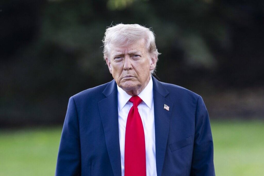 Afirma Trump que empresas extranjeras pueden traer a sus empleados por «un tiempo»