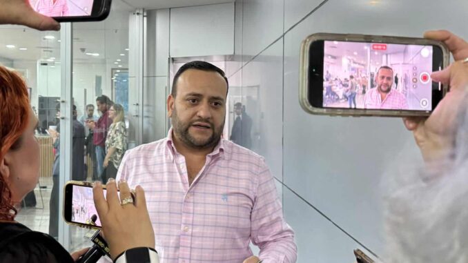 pide-arturo-medina-a-sheinbaum-se-comprometa-con-ganaderos-en-su-visita-a-chihuahua.jpeg Pide Arturo Medina a Sheinbaum se comprometa con ganaderos en su visita a Chihuahua