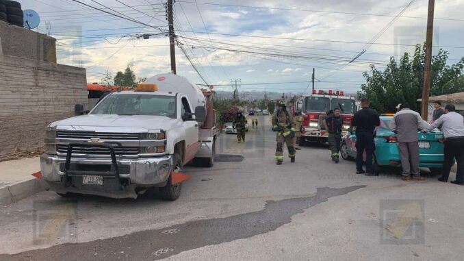 omiten-alto-conductores-de-camion-maquilero-y-una-pipa-de-gas-impacto-provoca-fuga-de-gas.jpeg Omiten alto conductores de camión maquilero y una pipa de gas; impacto provoca fuga de gas