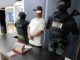 Detienen a sujeto armado con droga en la colonia Praderas del León