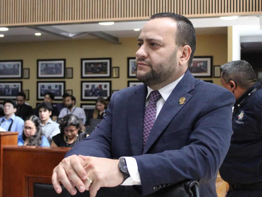 No se puede despolitizar tema ganadero; debe permanecer en conversación pública: Arturo Medina
