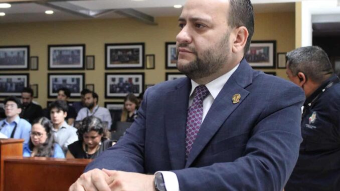 no-se-puede-despolitizar-tema-ganadero-debe-permanecer-en-conversacion-publica-arturo-medina.jpeg No se puede despolitizar tema ganadero; debe permanecer en conversación pública: Arturo Medina
