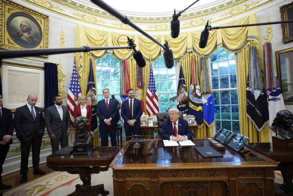 Trump impondrá aranceles del 100% a los medicamentos importados