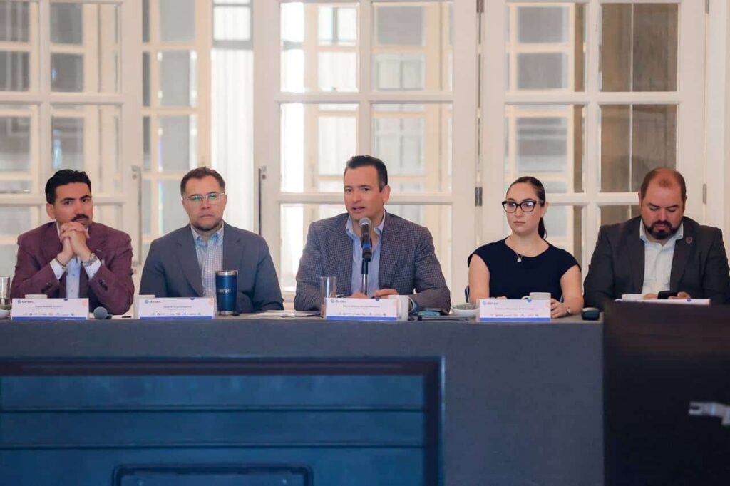 Marco Bonilla sostiene reunión con DESEC; abordan inversión y proyectos futuros para Chihuahua