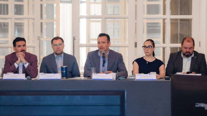marco-bonilla-sostiene-reunion-con-desec-abordan-inversion-y-proyectos-futuros-para-chihuahua.jpeg Marco Bonilla sostiene reunión con DESEC; abordan inversión y proyectos futuros para Chihuahua