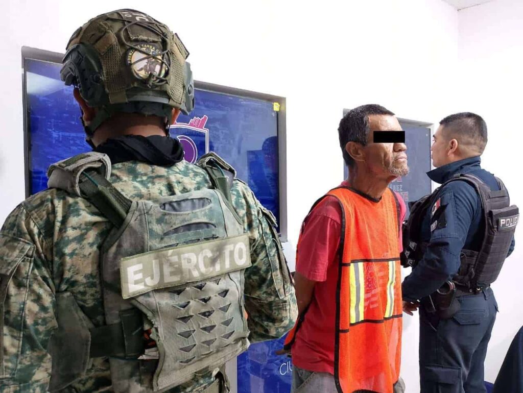 Detienen a un hombre con orden de aprehensión vigente