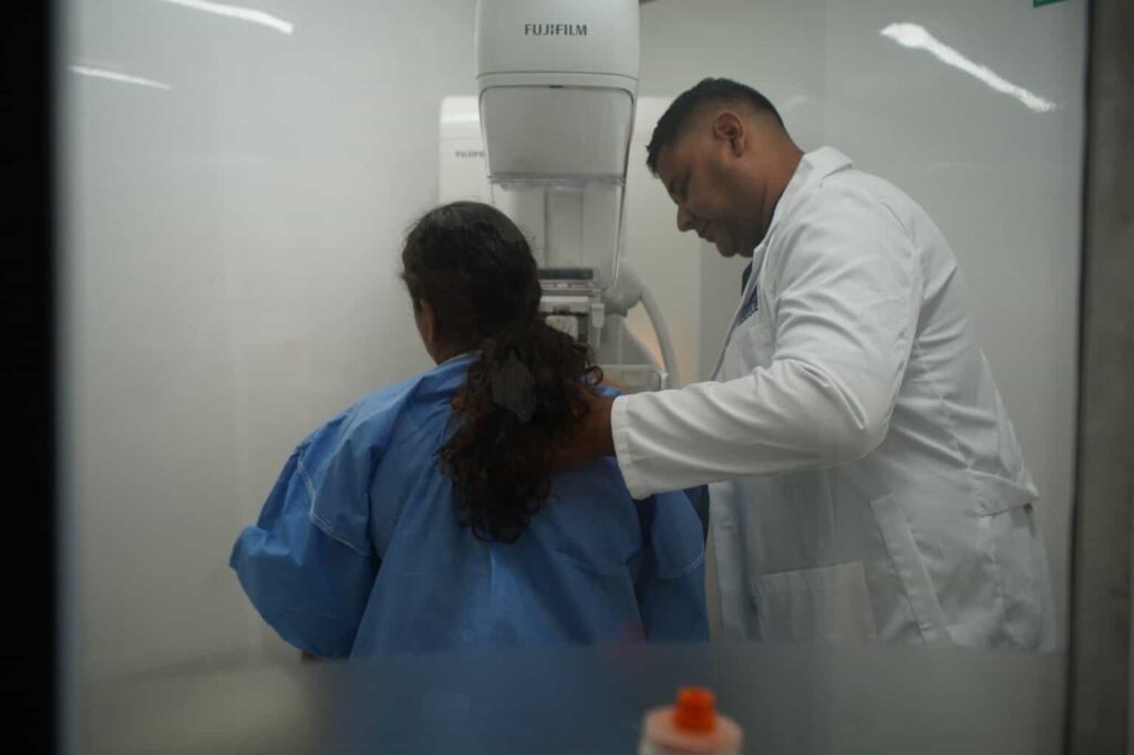 Anuncia Estado actividades por el Mes de la Lucha contra el Cáncer de Mama