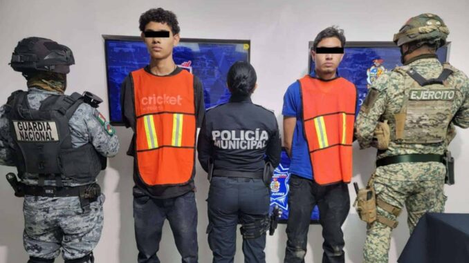 los-detienen-en-vehiculo-robado-momentos-antes-con-violencia.jpg Los detienen en vehículo robado momentos antes con violencia