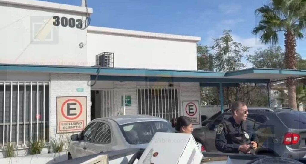 Detienen a ladrón en azotea de un consultorio; amontonó lo robado en ese lugar