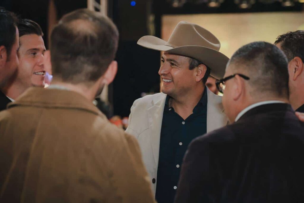 Refrenda alcalde Bonilla compromiso con ganaderos en Expogan 2025