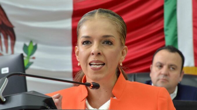 xochitl-contreras-exige-al-alcalde-cruz-perez-frenar-cobro-del-engomado-ecologico-y-suspender-multas-de-3394-pesos-a-los-juarenses.jpeg Xóchitl Contreras exige al alcalde Cruz Pérez, frenar cobro del engomado ecológico y suspender multas de $3,394 pesos a los juarenses