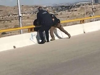Intenta mujer arrojarse de puente en el Camino Real; la rescatan