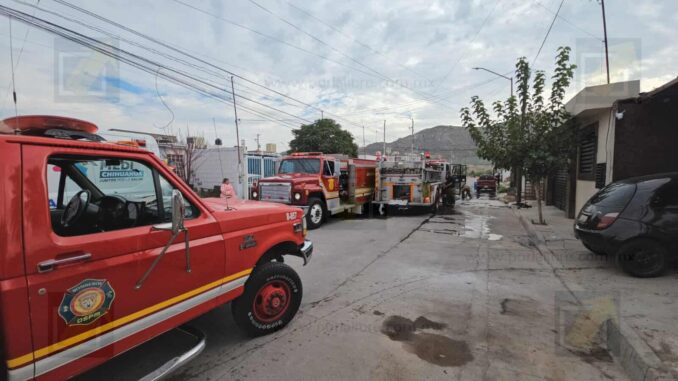 mujer-incendia-su-casa-creyendo-que-en-la-azotea-vivian-narcos.jpeg Mujer incendia su casa creyendo que en la azotea vivían “narcos”