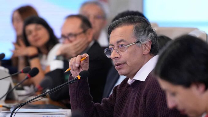 petro-dice-que-se-defendera-ante-la-justicia-de-eeuu-de-las-calumnias-de-trump.jpg Petro dice que se defenderá ante la Justicia de EE.UU. de las «calumnias» de Trump
