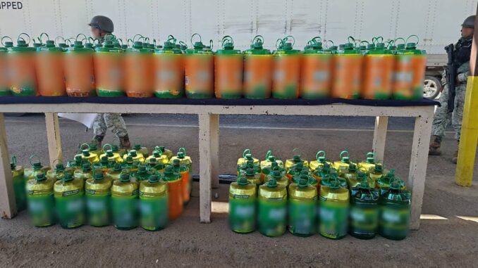 decomisan-mil-67-litros-de-metanfetamina-oculta-en-bidones-de-limpiador-en-sonora.jpg Decomisan mil 67 litros de metanfetamina oculta en bidones de limpiador en Sonora