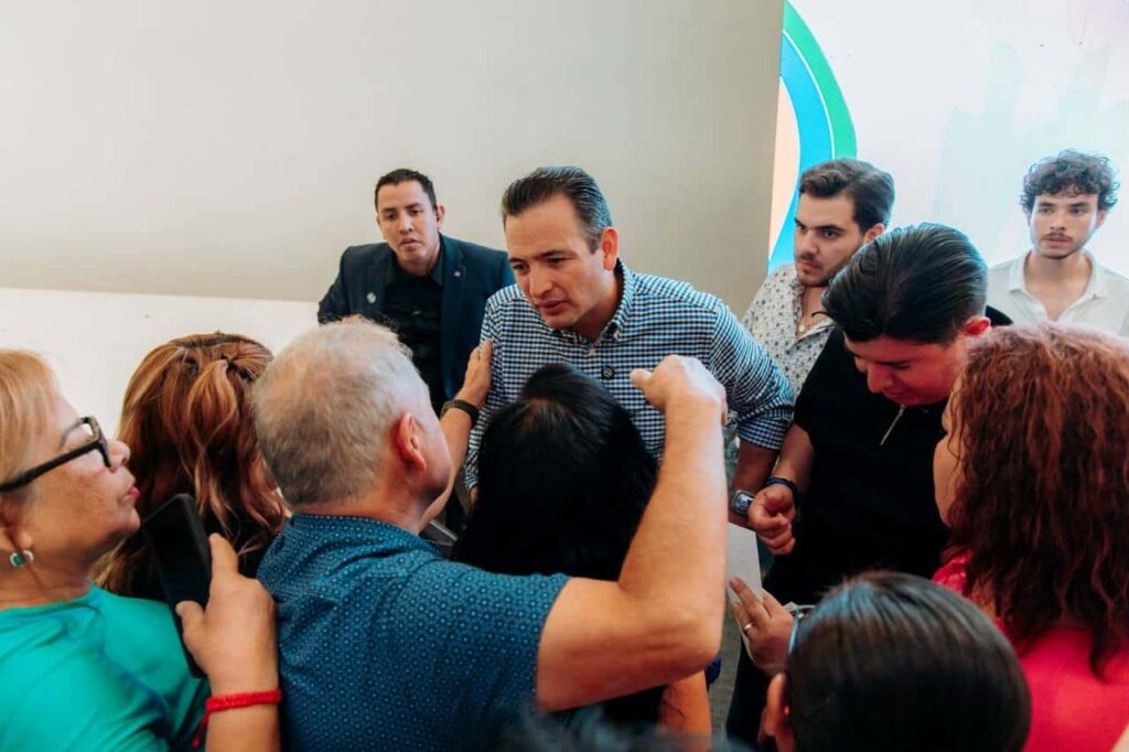 Asiste alcalde Marco Bonilla al “Jueves entre Vecinos” para atender directamente las necesidades de las colonias