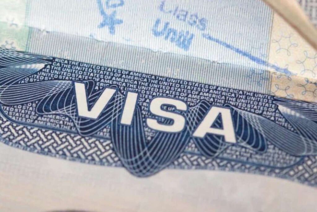 EE.UU. revocó visas a 50 políticos y funcionarios mexicanos, según Reuters