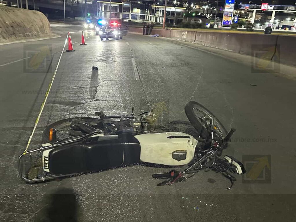 Muere motociclista tras fuerte choque contra muro en el periférico de la Juventud