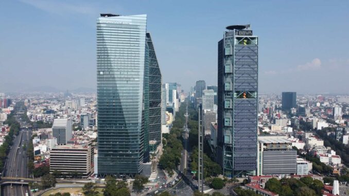 economia-mexicana-mexicana-retrocede-0-3-en-tercer-trimestre-de-2025.jpg Economía mexicana mexicana retrocede 0.3% en tercer trimestre de 2025