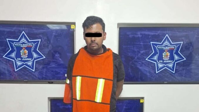 arrestan-a-2-por-robar-camioneta-en-plaza-comercial-de-la-tecnologico.jpeg Arrestan a 2 por robar camioneta en plaza comercial de la Tecnológico