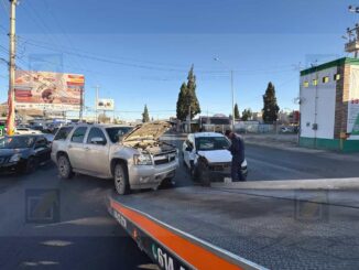 Choque con lesionados provoca caos vial en Avenida Tecnológico