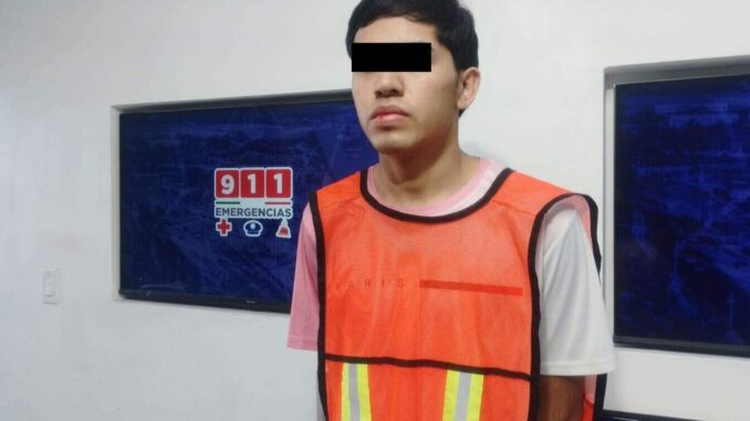arrestan-a-dos-con-vehiculos-robados.jpg Arrestan a dos con vehículos robados