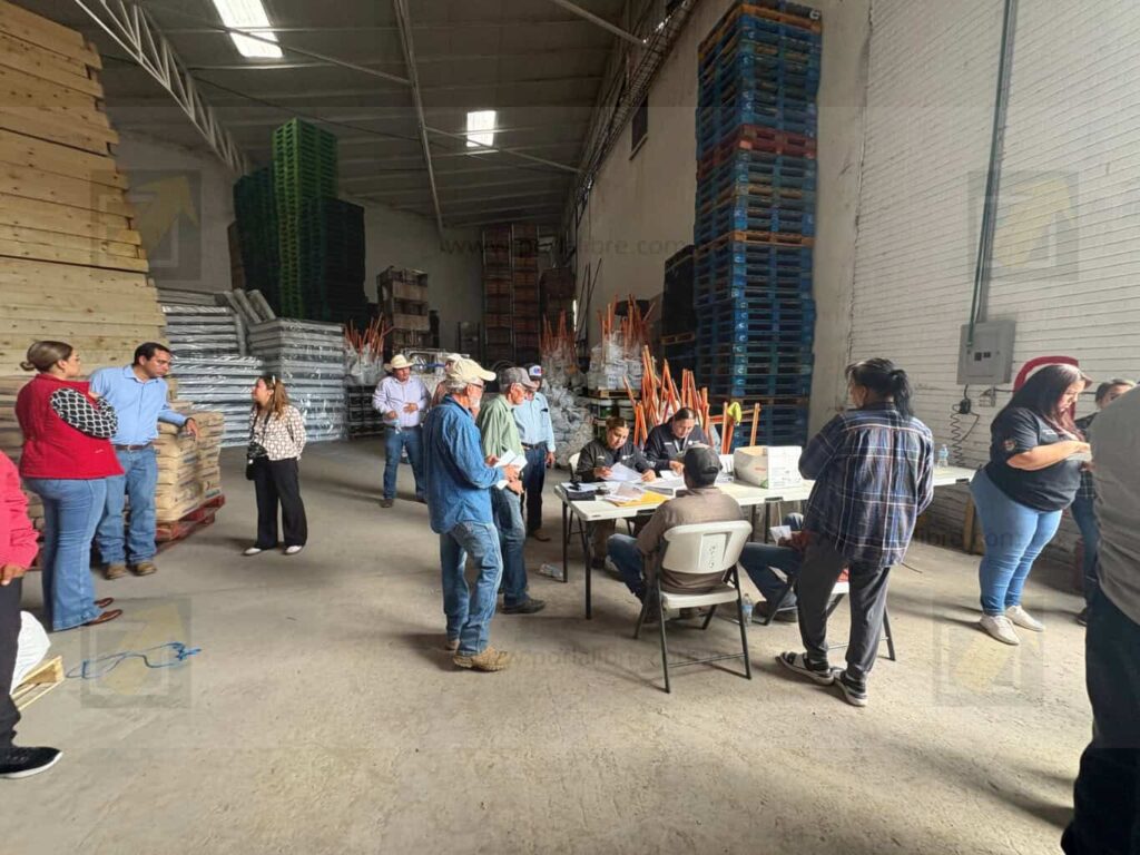 Fideicomiso Estatal de Desastres Naturales entrega apoyos en Casas Grandes