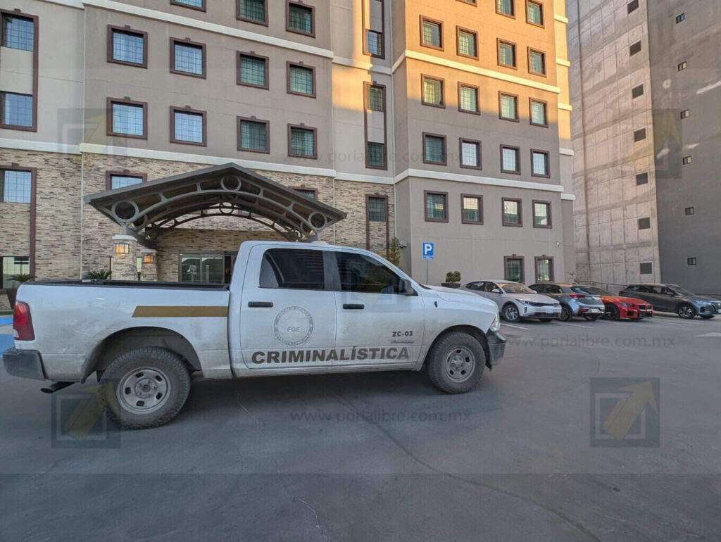 Ejecutan a pareja tras salir de un bar, los identifican;  otro queda herido