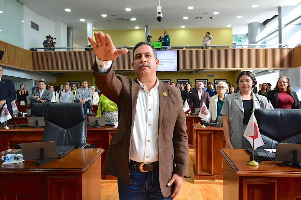 Rindió protesta el diputado Jaime Torres Amaya