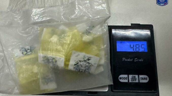 Detienen a presunta distribuidora de droga en calles céntricas de Cuauhtémoc
