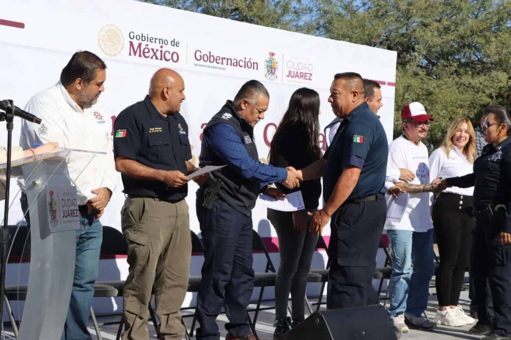 Reconoce alcalde a policías por su labor comunitaria en Rinconada Las Torres