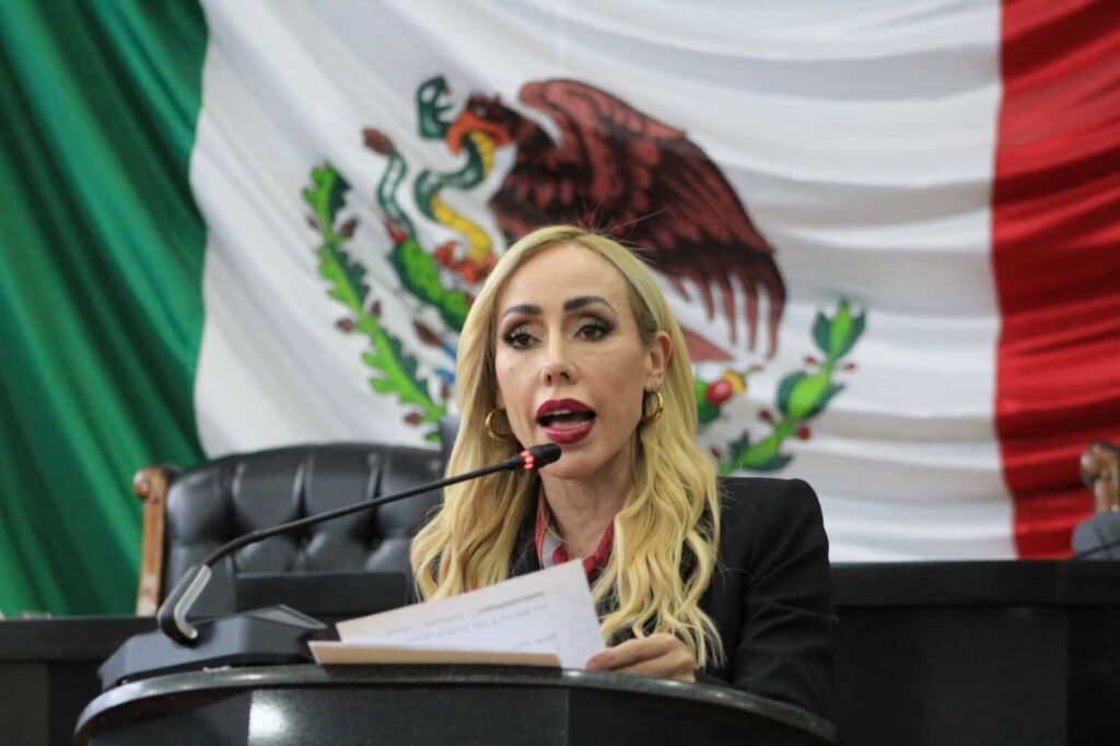 Brenda Ríos presenta iniciativa para garantizar presupuesto, participación y derechos culturales en Chihuahua