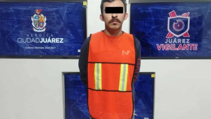arrestan-a-conductor-que-huyo-a-toda-velocidad-y-causo-danos-en-bosques-de-salvarcar.jpeg Arrestan a conductor que huyó a toda velocidad y causó daños en Bosques de Salvarcar