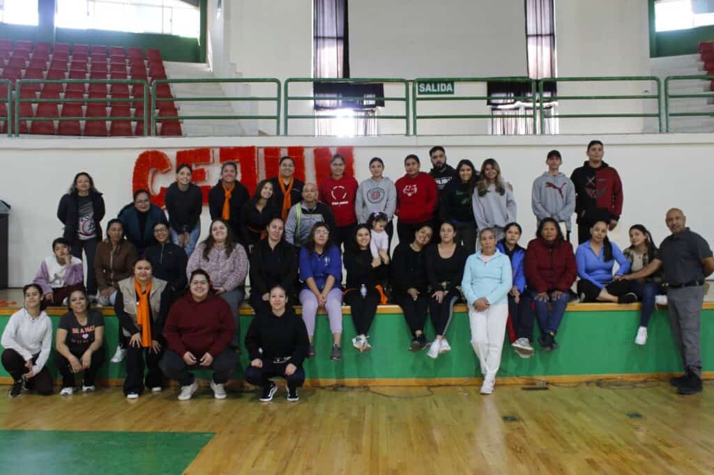 Realizan taller de prevención y defensa personal para mujeres del CEJUM