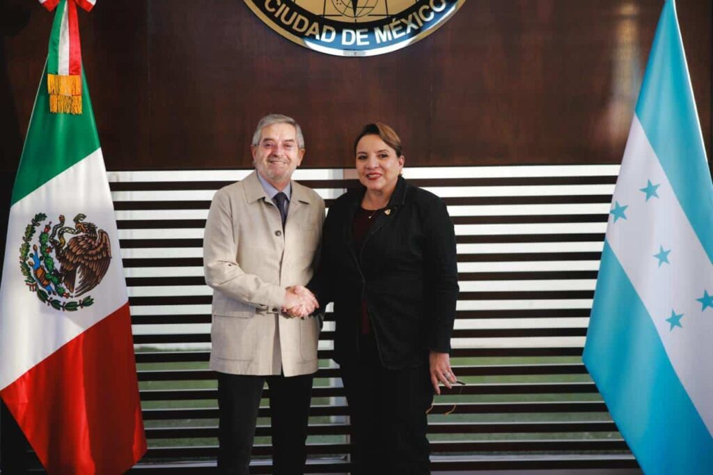 Canciller De la Fuente recibe a la presidenta de Honduras, Xiomara Castro