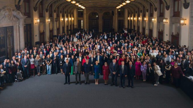 legisladores-de-morena-pt-y-verde-se-reunen-con-sheinbaum-le-refrendan-su-solidaridad-y-apoyo.jpeg Legisladores de Morena, PT y Verde se reúnen con Sheinbaum; le refrendan su solidaridad y apoyo