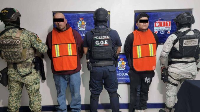 detienen-a-dos-y-les-aseguran-cuatro-armas-de-fuego.jpg Detienen a dos y les aseguran cuatro armas de fuego
